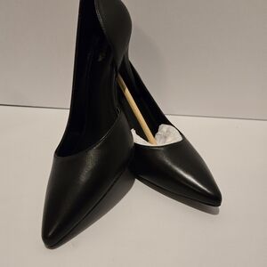 Elegant Black Women's Pumps